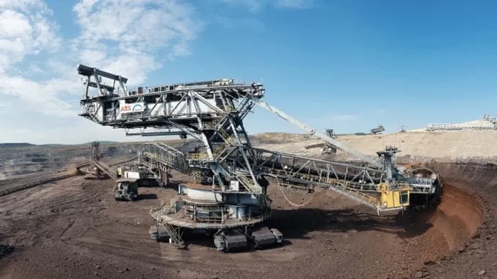 Like this bigger shovel, a machine! Like this bigger shovel, a machine!