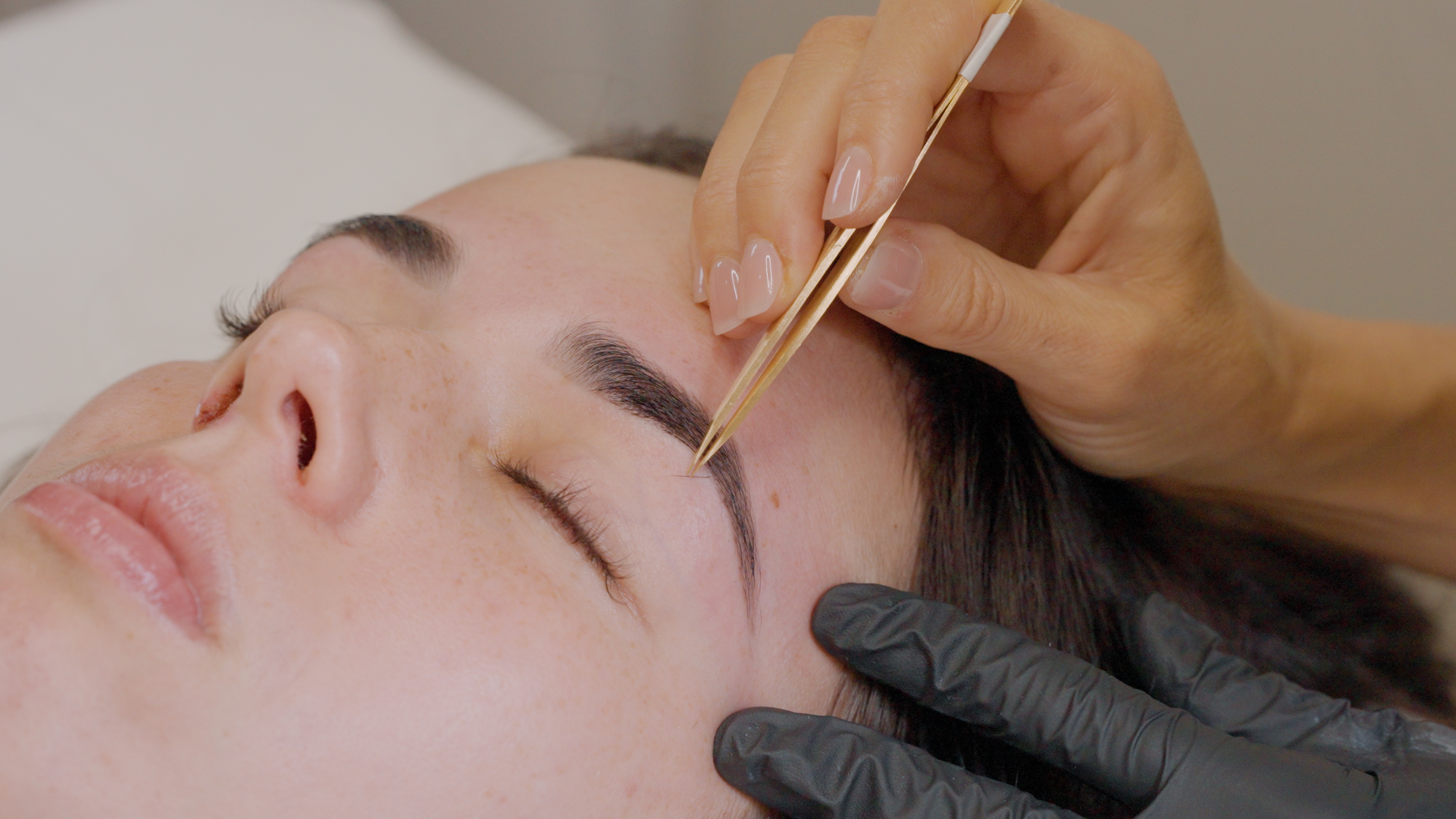 Brow Tweezing Brow Tweezing