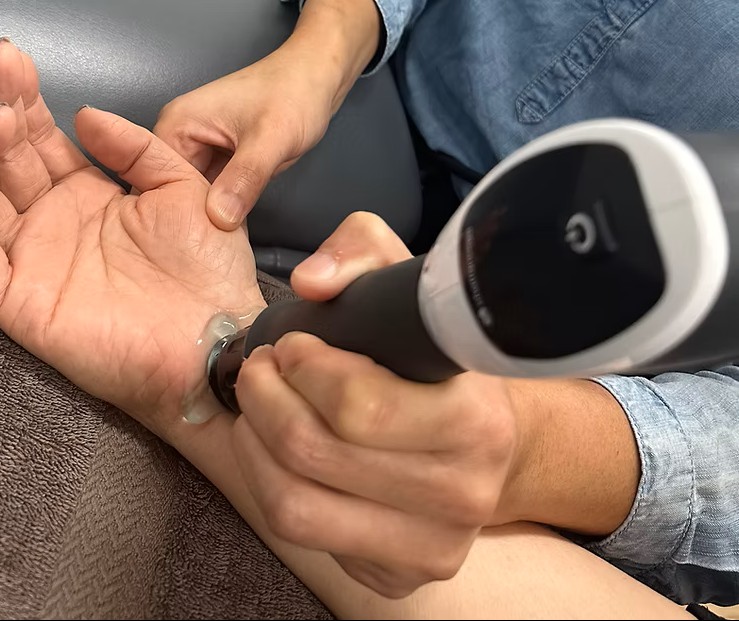 Top-rated chiropractor providing shockwave therapy for carpal tunnel in Blue Springs Top-rated chiropractor providing shockwave therapy for carpal tunnel in Blue Springs
