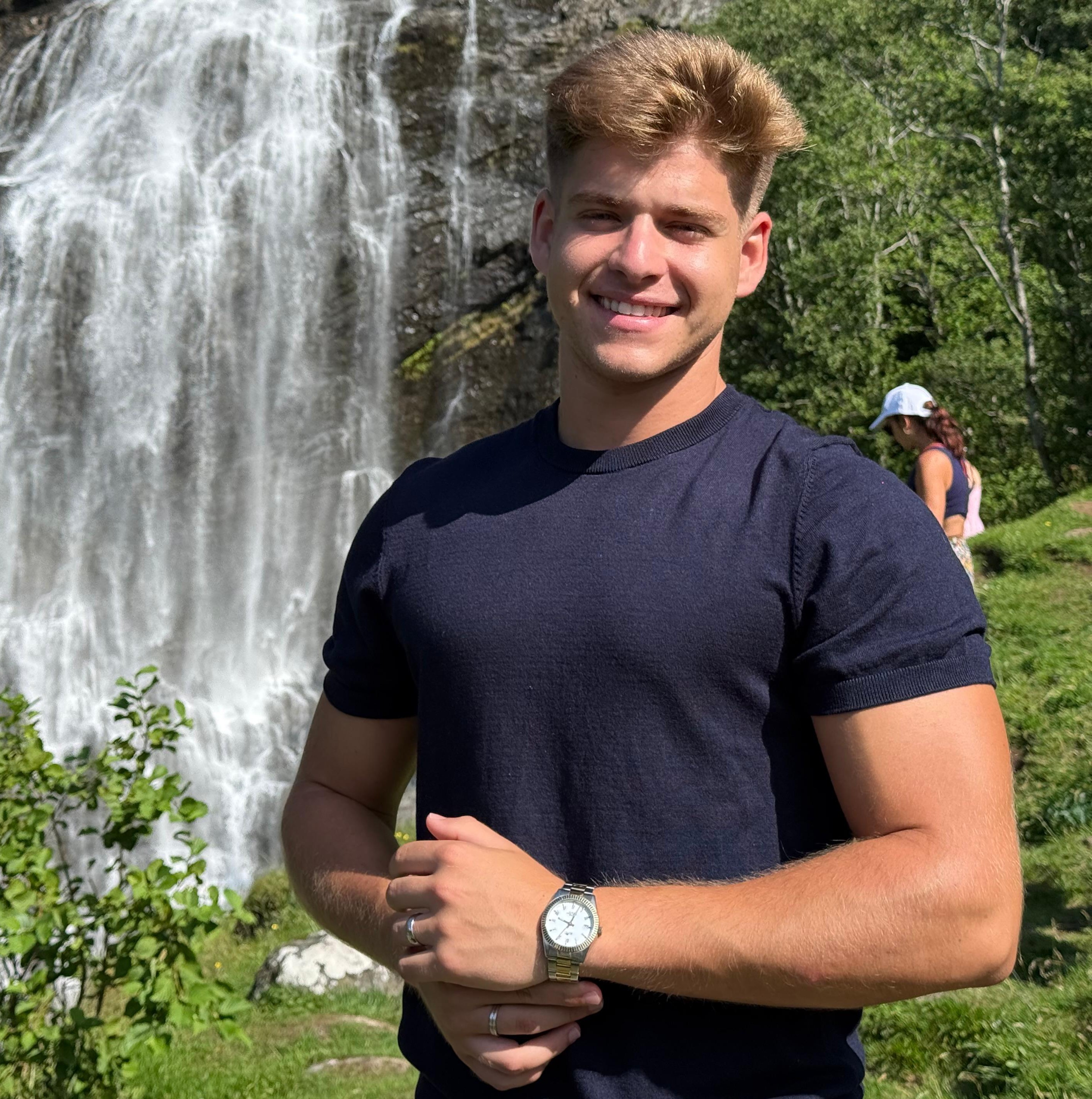 Servicio EMS en yate o villa de lujo