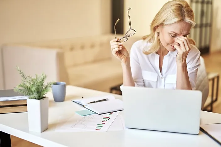 woman with dry eye syndrome woman with dry eye syndrome