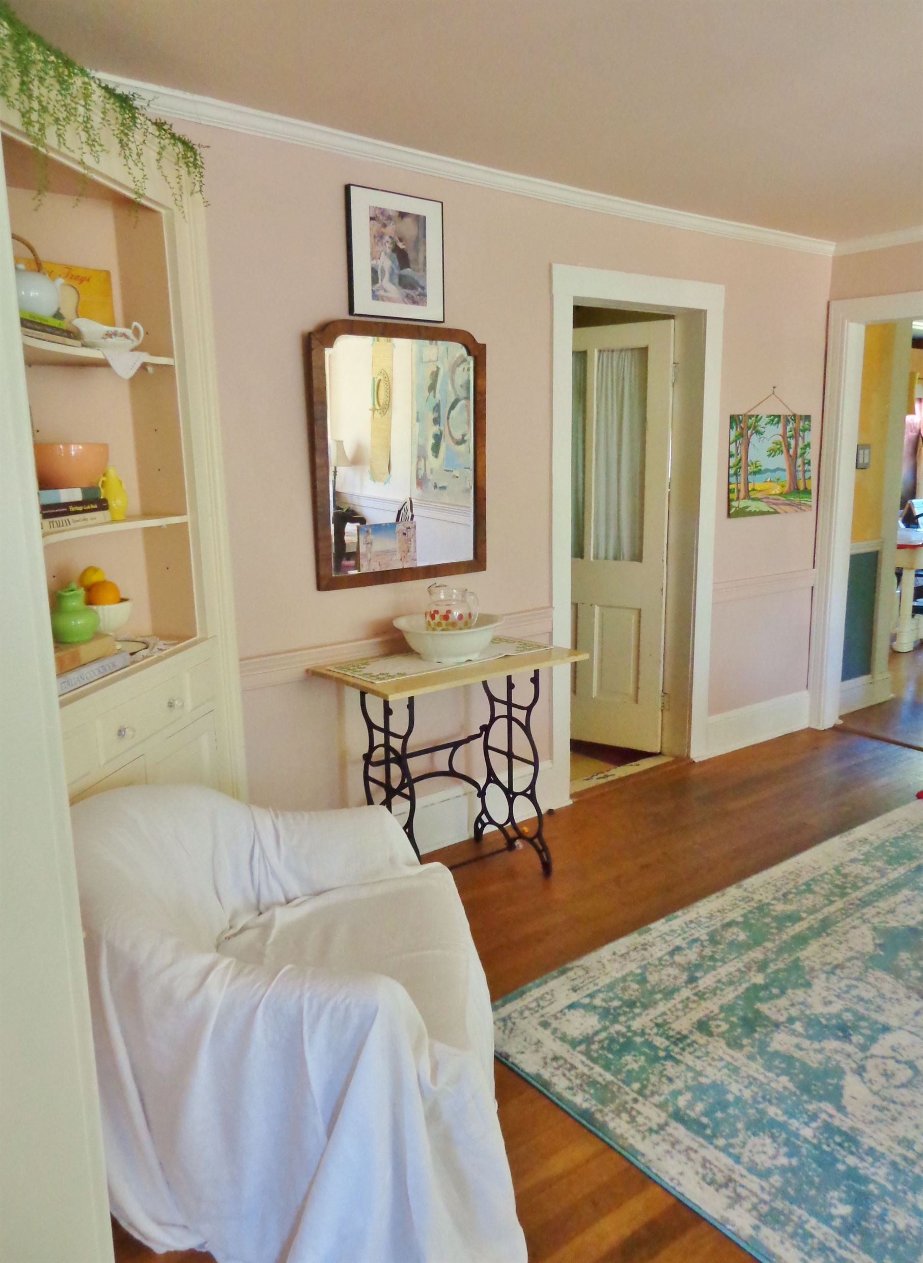My remodeled pink dining room on Shalavee.com