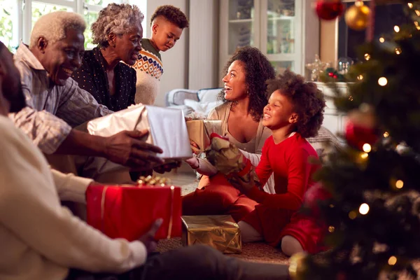 How to Navigate the Holiday Season When Dealing with Grief and Loss How to Navigate the Holiday Season When Dealing with Grief and Loss