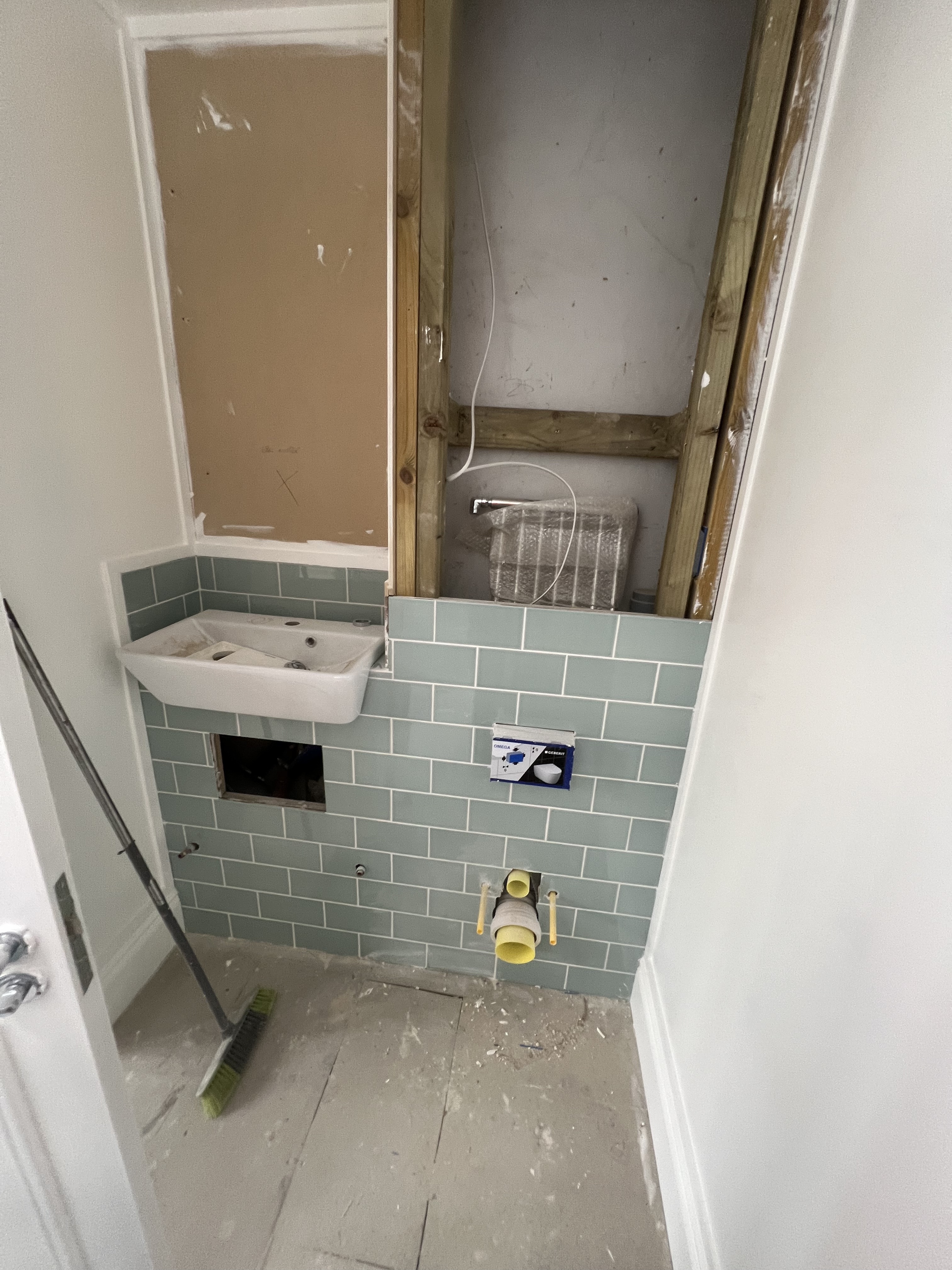 bathroom bathroom