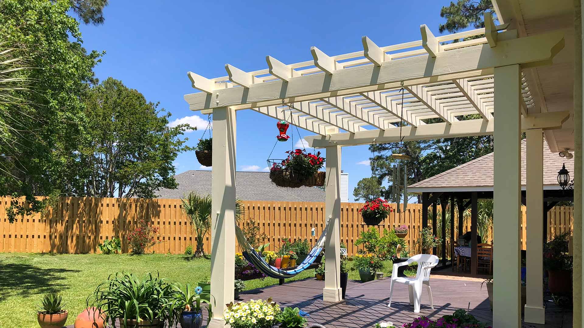 Modern Freestanding Pergola in Livermore