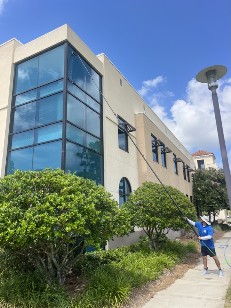 Commercial window cleaning-brunswick-ga.jpg