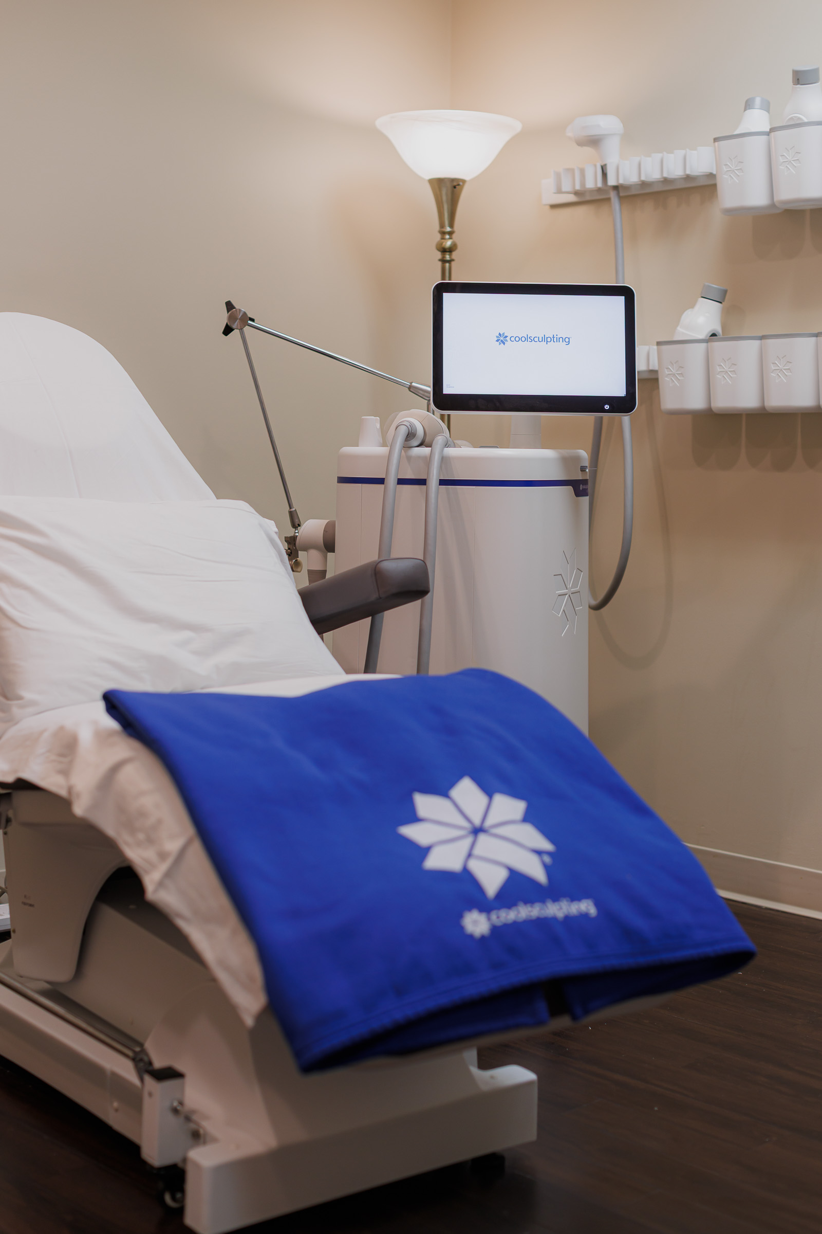 Picture of Coolsculpting Elite device Picture of Coolsculpting Elite device