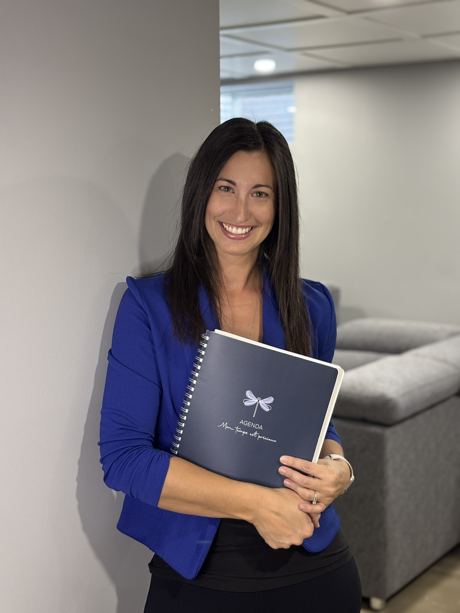 Joanie avec agenda, Agenda, planification