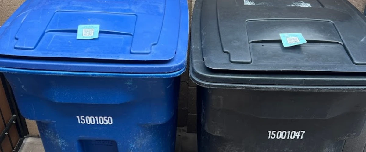 Professional commercial trash bin cleaning service in Foothills Village AZ. Professional commercial trash bin cleaning service in Foothills Village AZ.