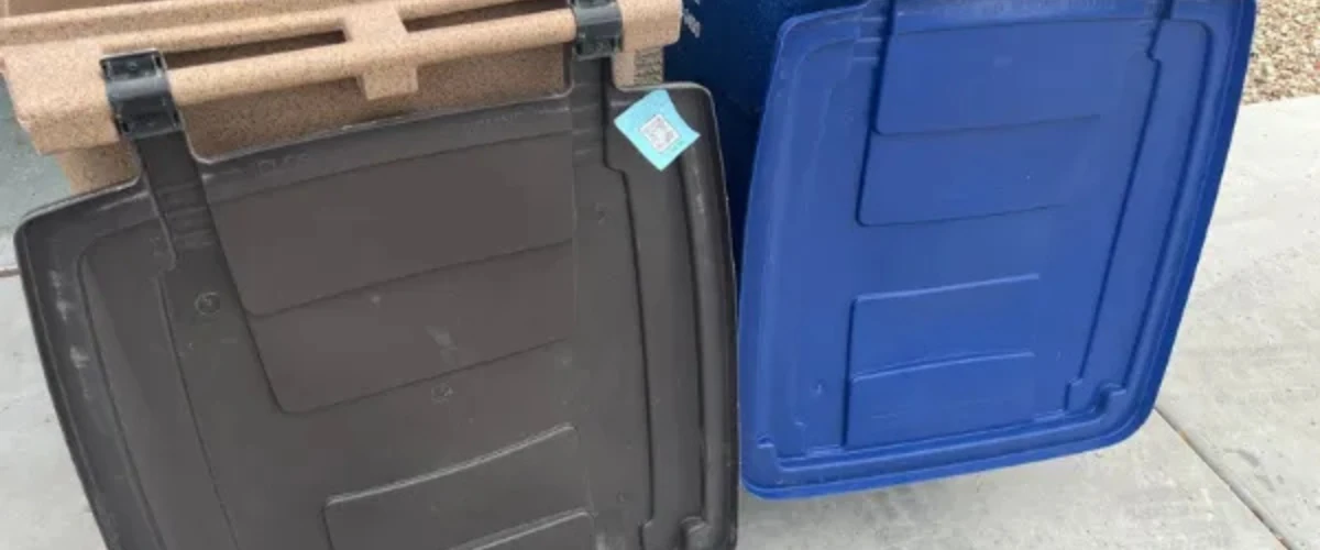 Clean residential trash and recycling bins in Foothills Village AZ. Clean residential trash and recycling bins in Foothills Village AZ.