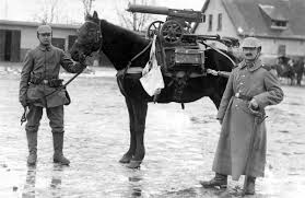 Horse and backpack chain gat Horse and backpack chain gat