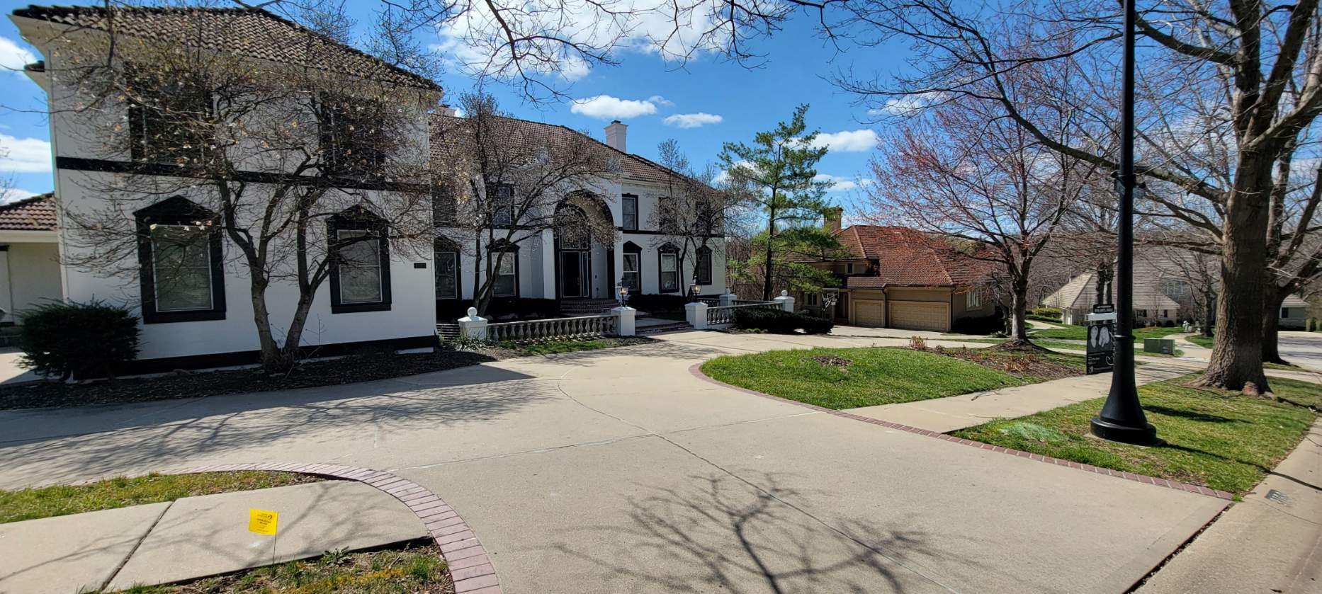 Kansas City home exterior painted during summer by Pileggi Painting