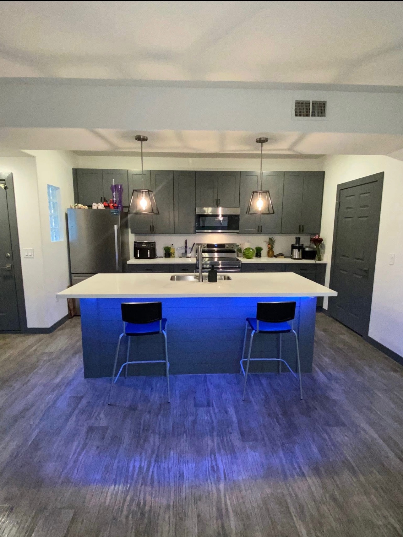 Professional house cleaning service - kitchen deep clean