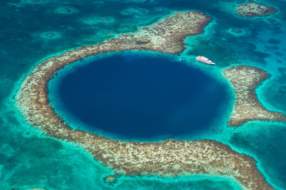 great blue hole great blue hole