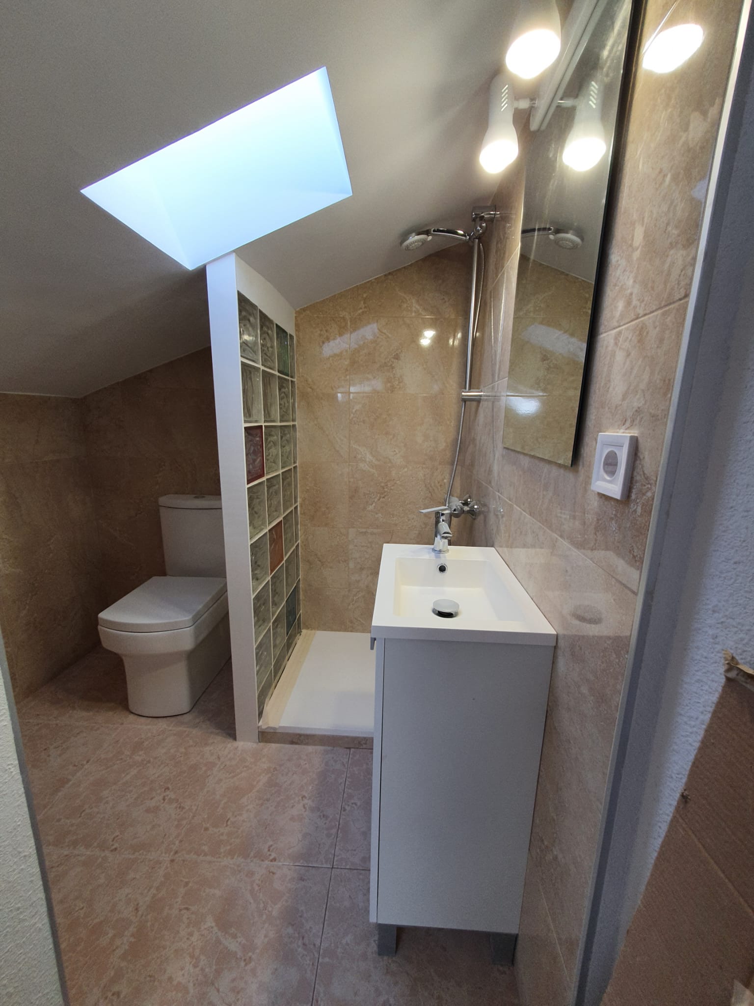 Resultado final del baño tras la reforma