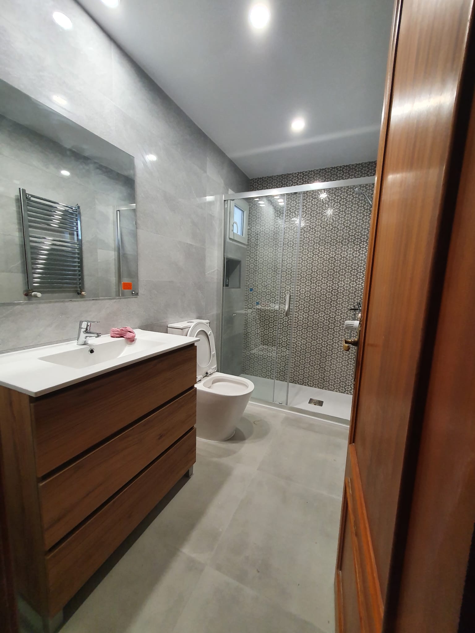 Resultado final del baño tras la reforma