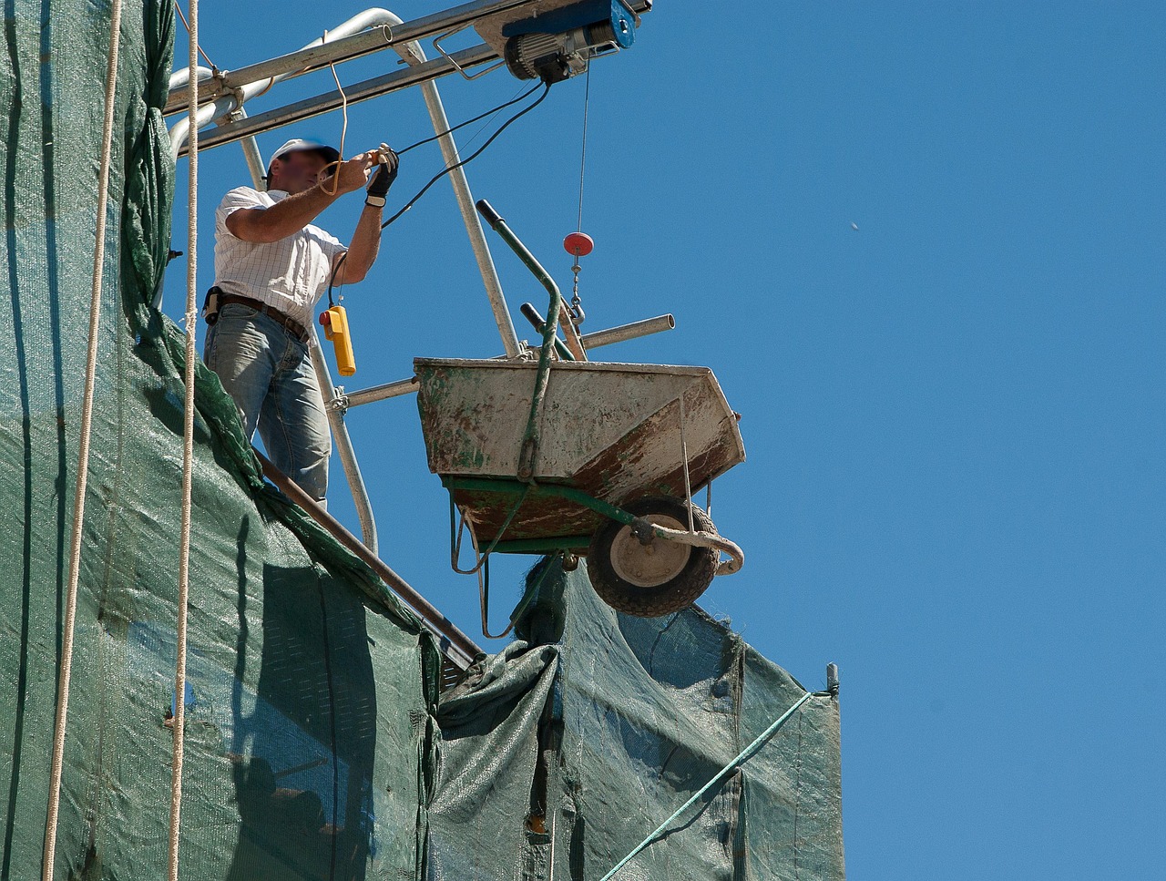 How We Help Contractors Craft Compelling Home Improvement Ads That Drive Real Results