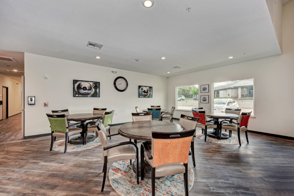 Navigating the Transition to Assisted Living: Tips for a Smooth Move to ...