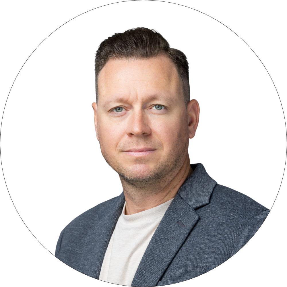 Ryan Norris, of AZ Floor Haven, provides expert flooring advice and personalized in-home experiences in Tucson. Find the perfect floor today!