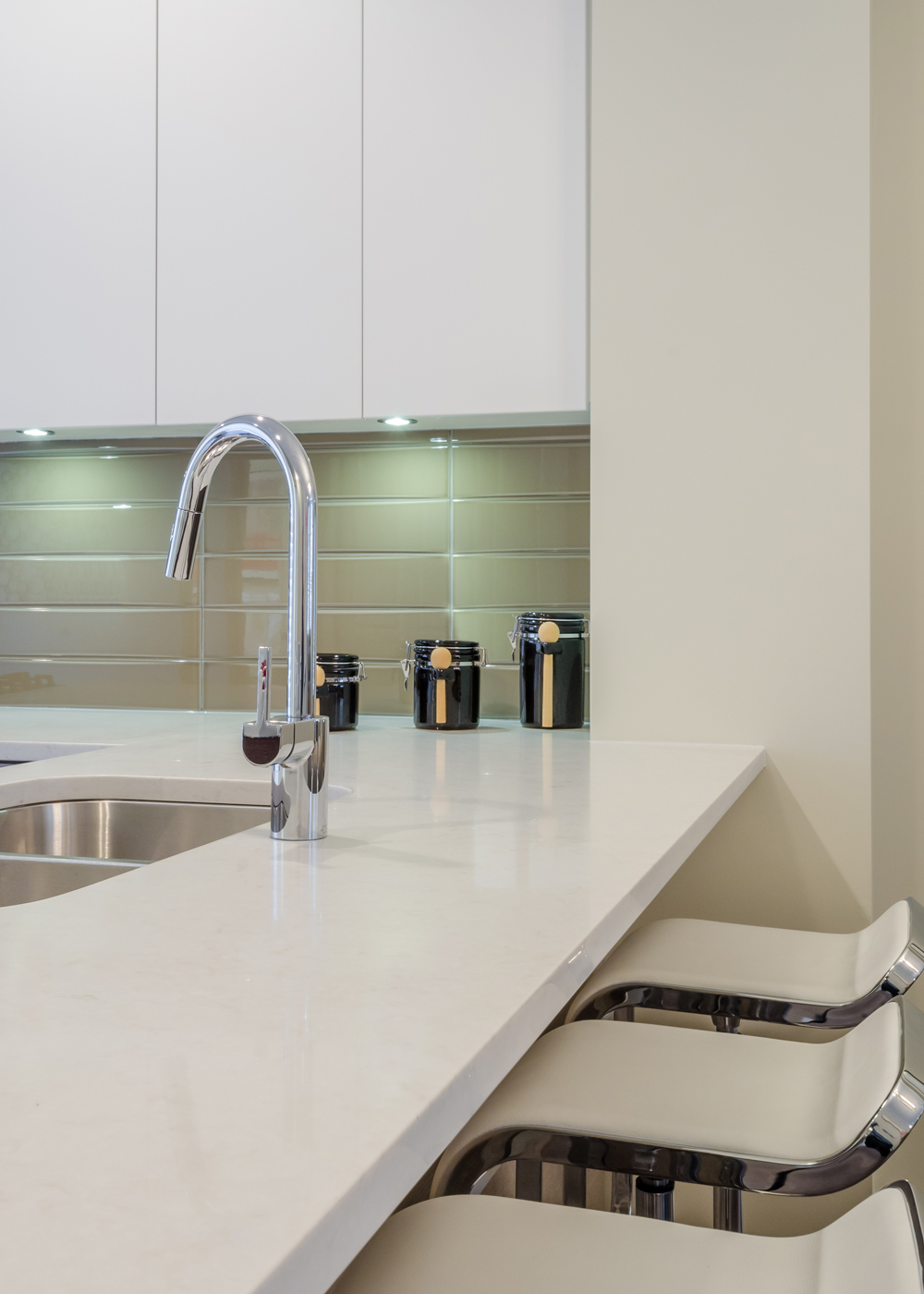 Step-by-Step Cabinet Refacing Guide Step-by-Step Cabinet Refacing Guide