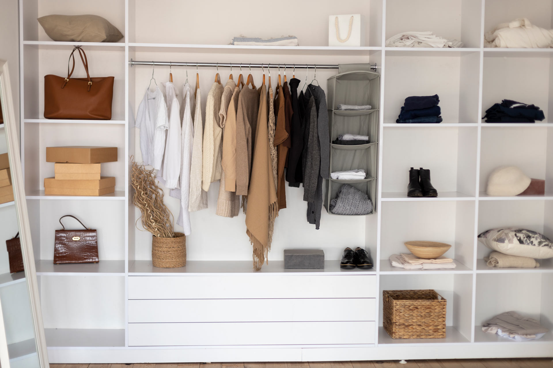 Material Options for Custom Closets Material Options for Custom Closets