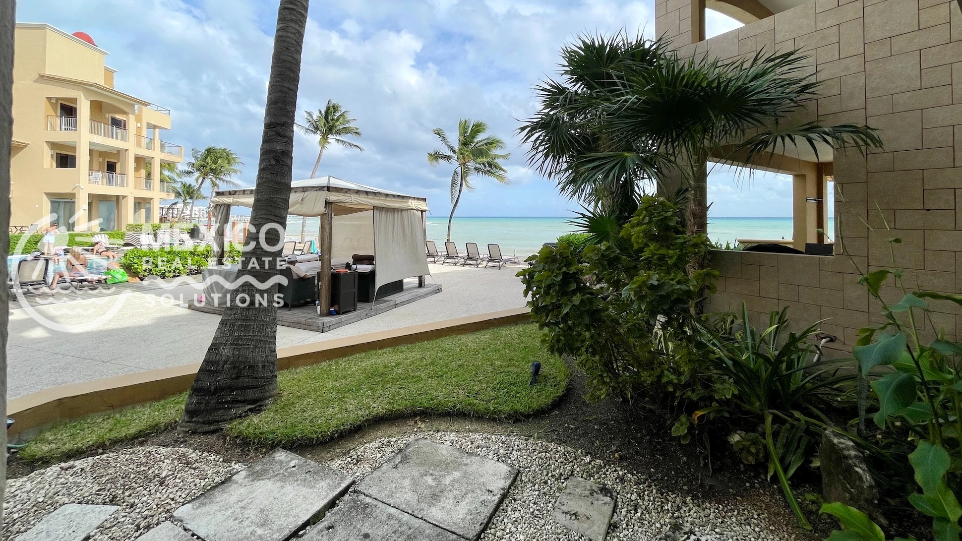 El Faro Beachfront