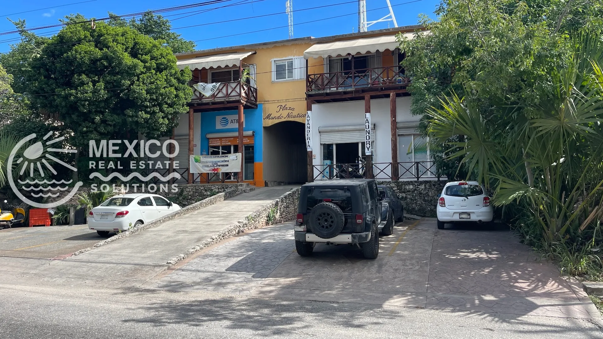 Plaza Mundo Náutico Front