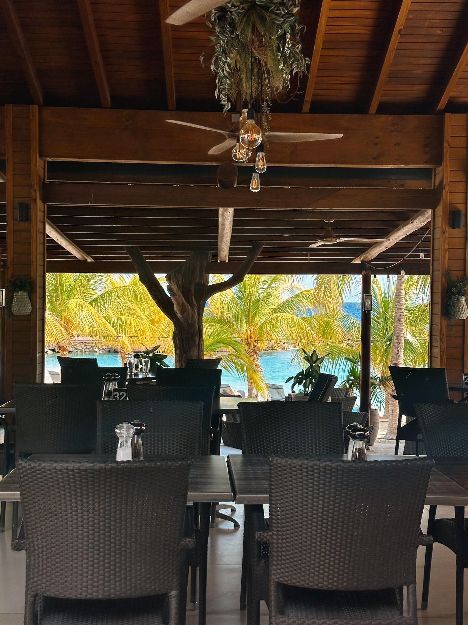 dining area at avila beach hotel in curacao 