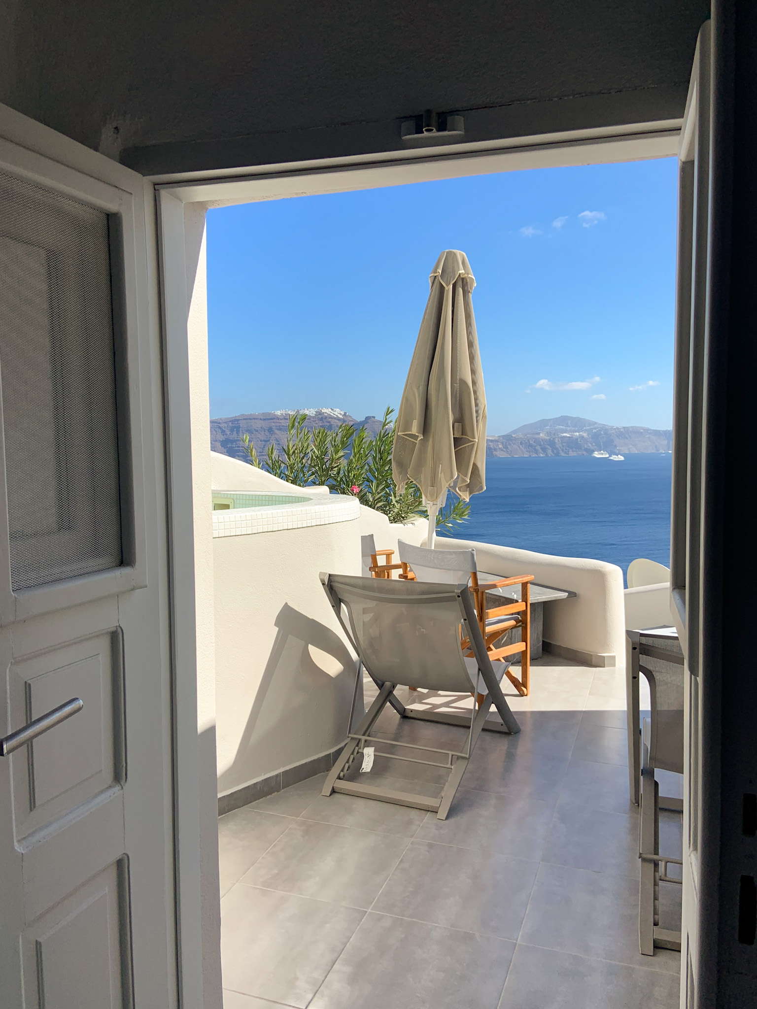 best villas in santorini greece 