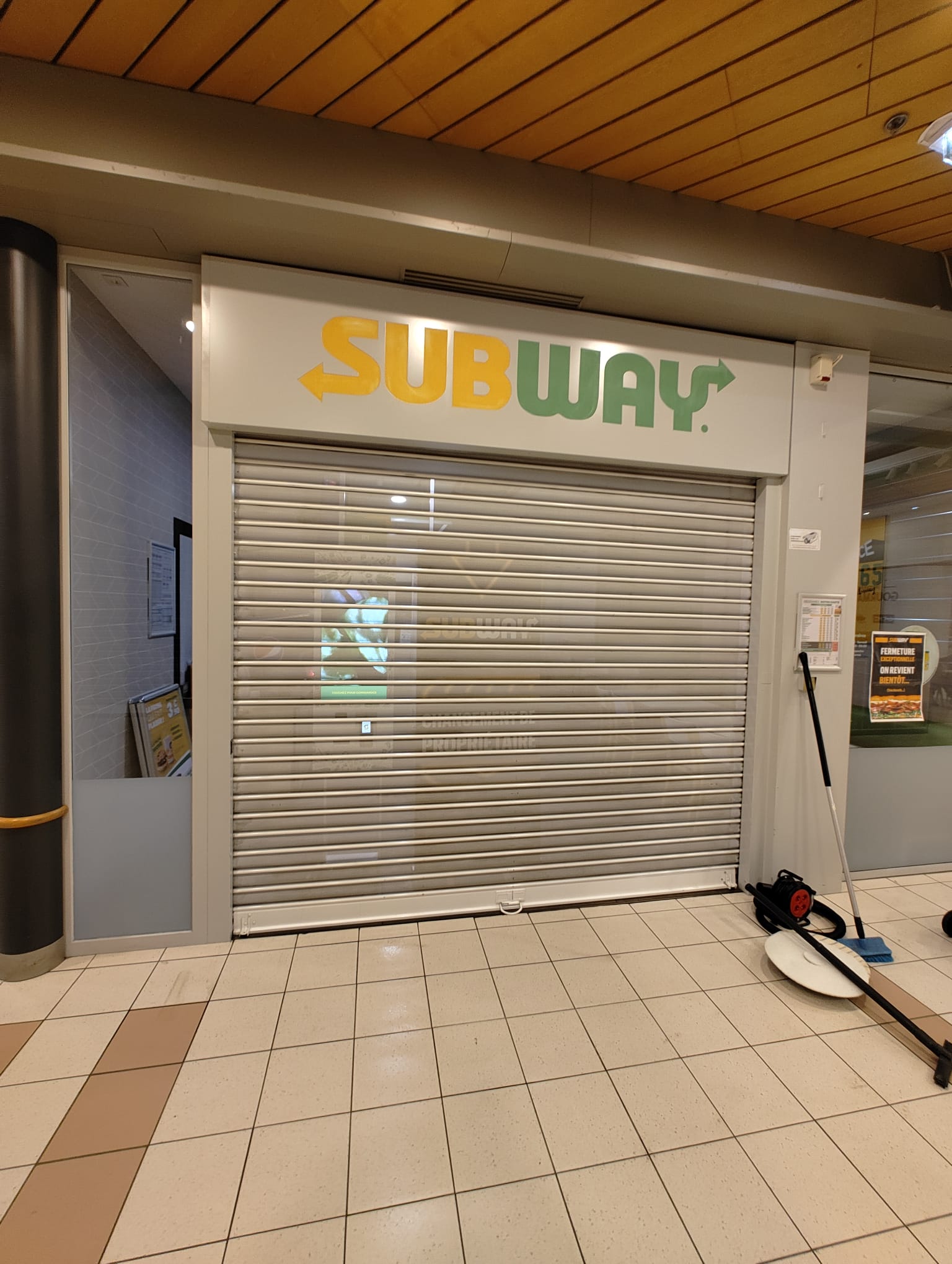 nettoyage commerces Metz/nettoyage locaux commerciaux Metz/nettoyage vitres Metz/nettoyage textile Metz/entreprise de nettoyage Metz/service de nettoyage et d’entretien à Metz/nettoyage professionnel Metz/remise en état Metz/société de nettoyage Metz/nettoyage bureaux Metz