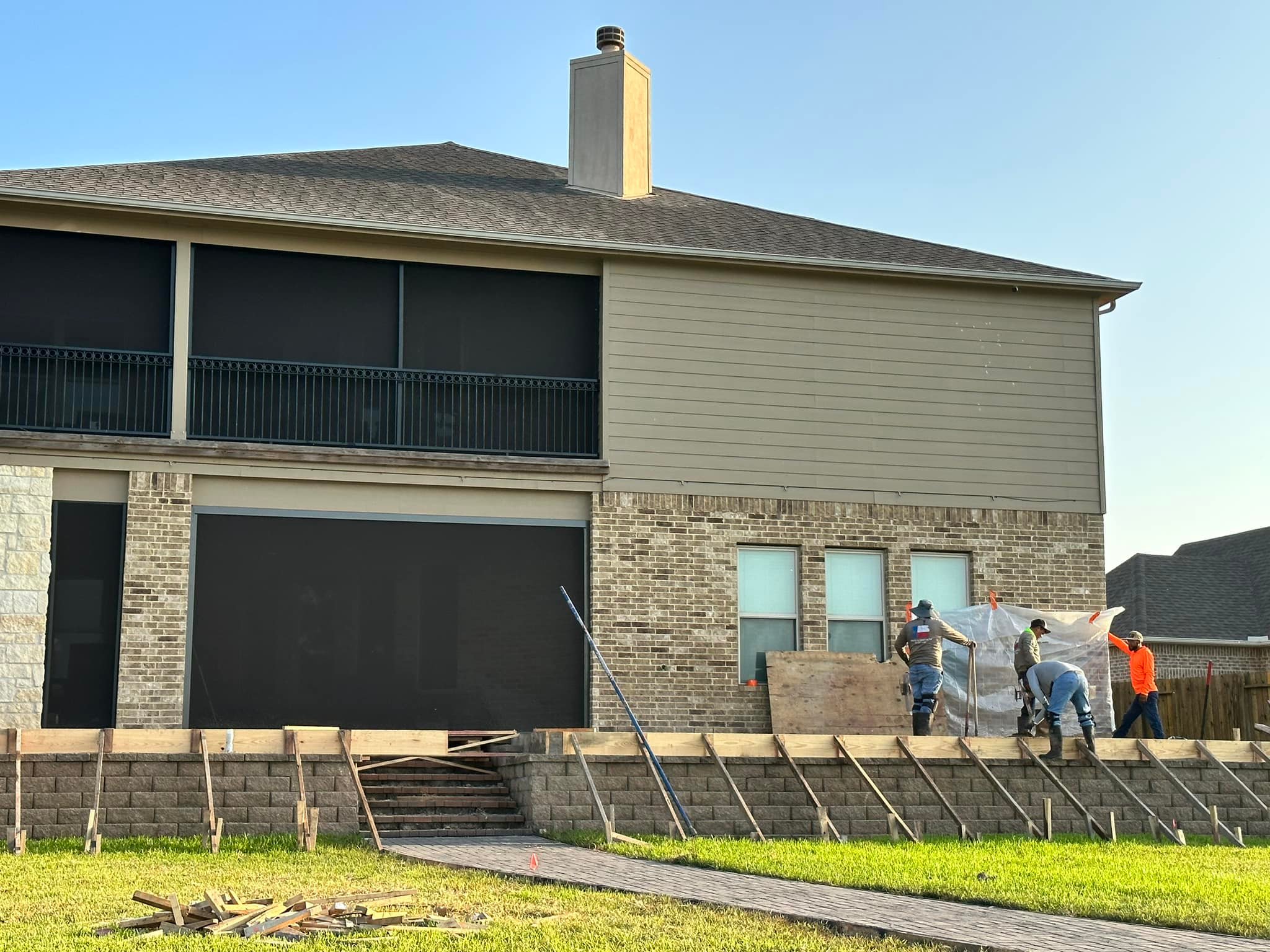What's the average cost to install a concrete patio? What's the average cost to install a concrete patio?