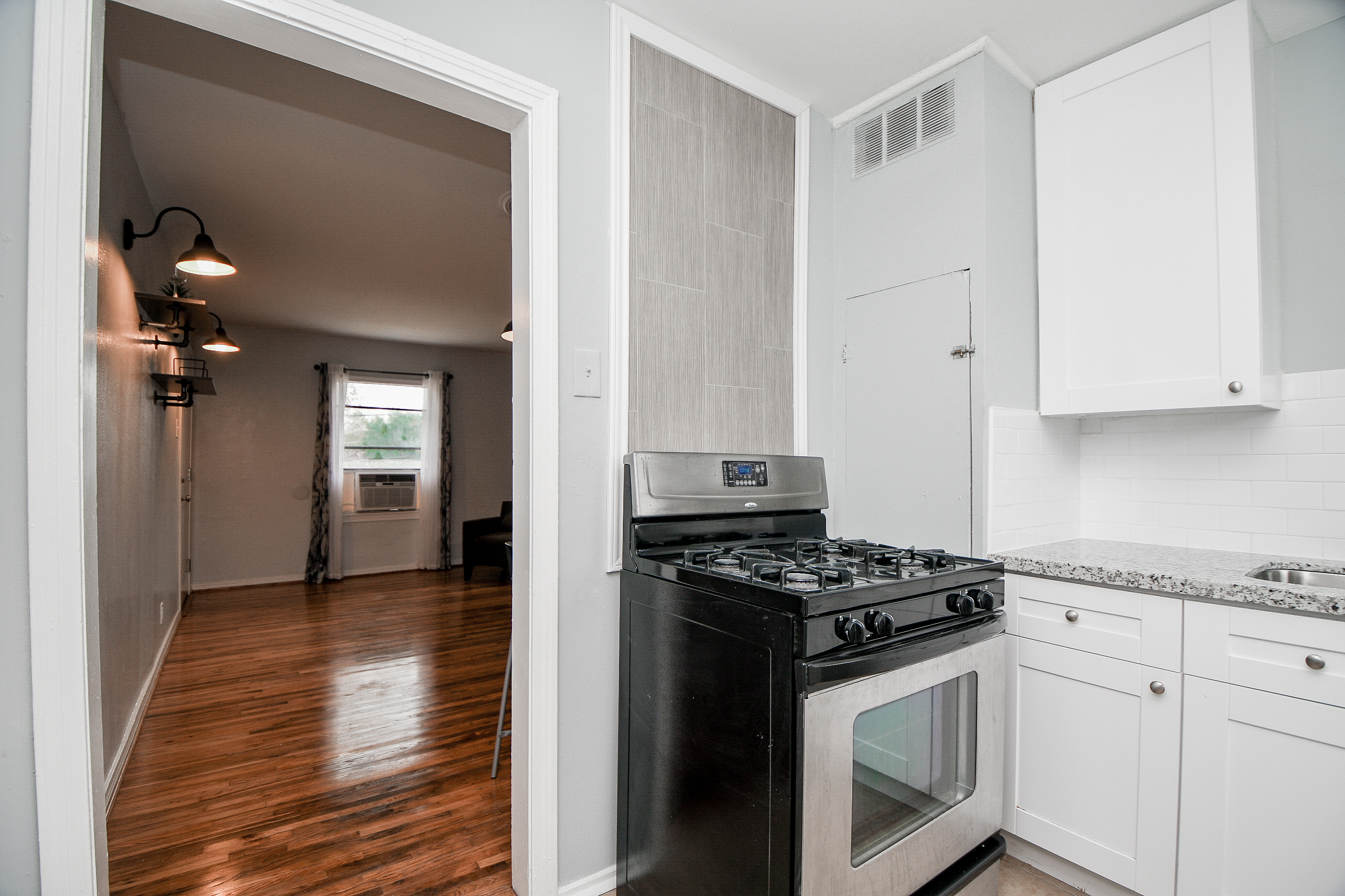 2824 Dalton St photo 8