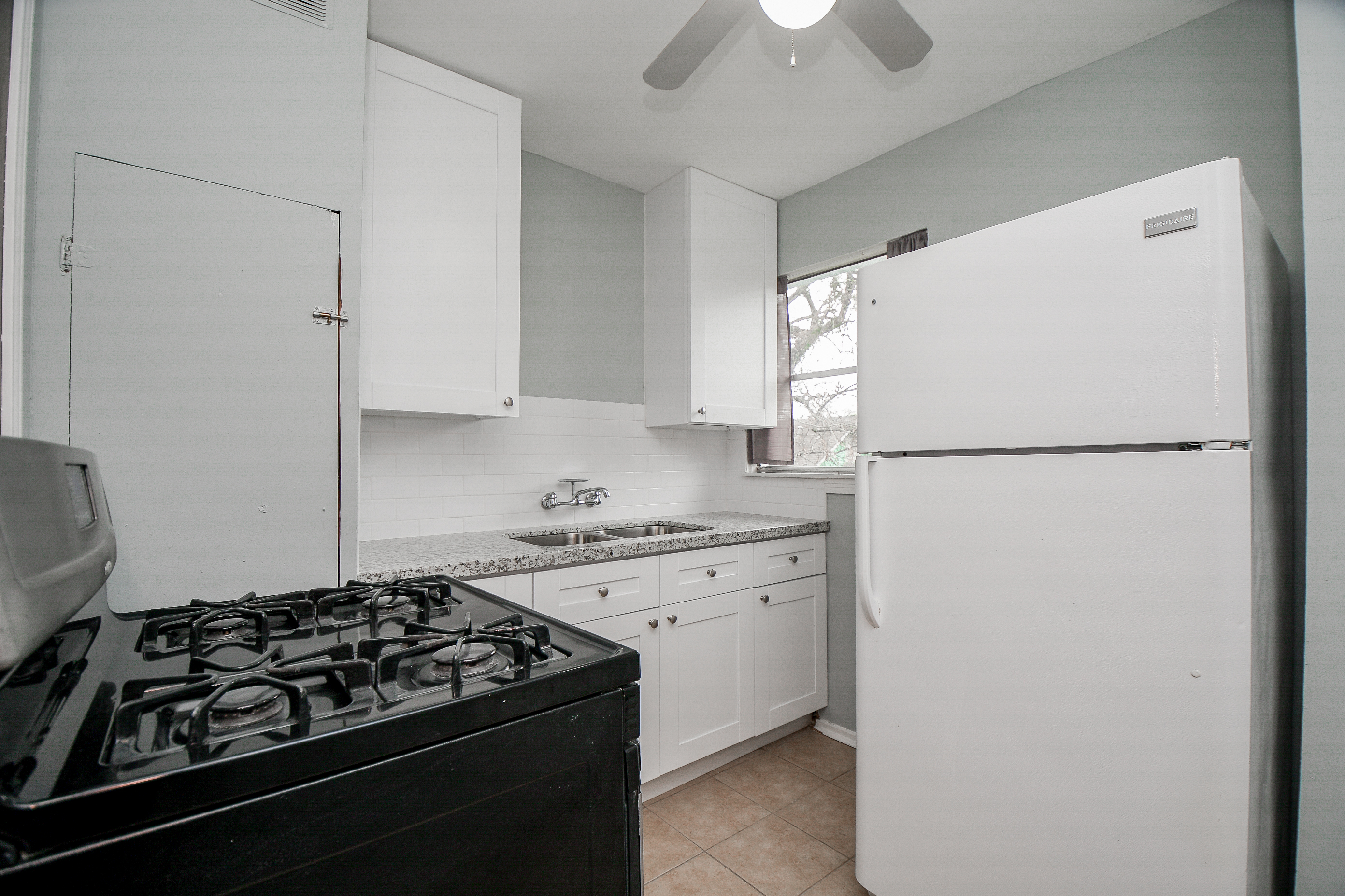 2824 Dalton St photo 7