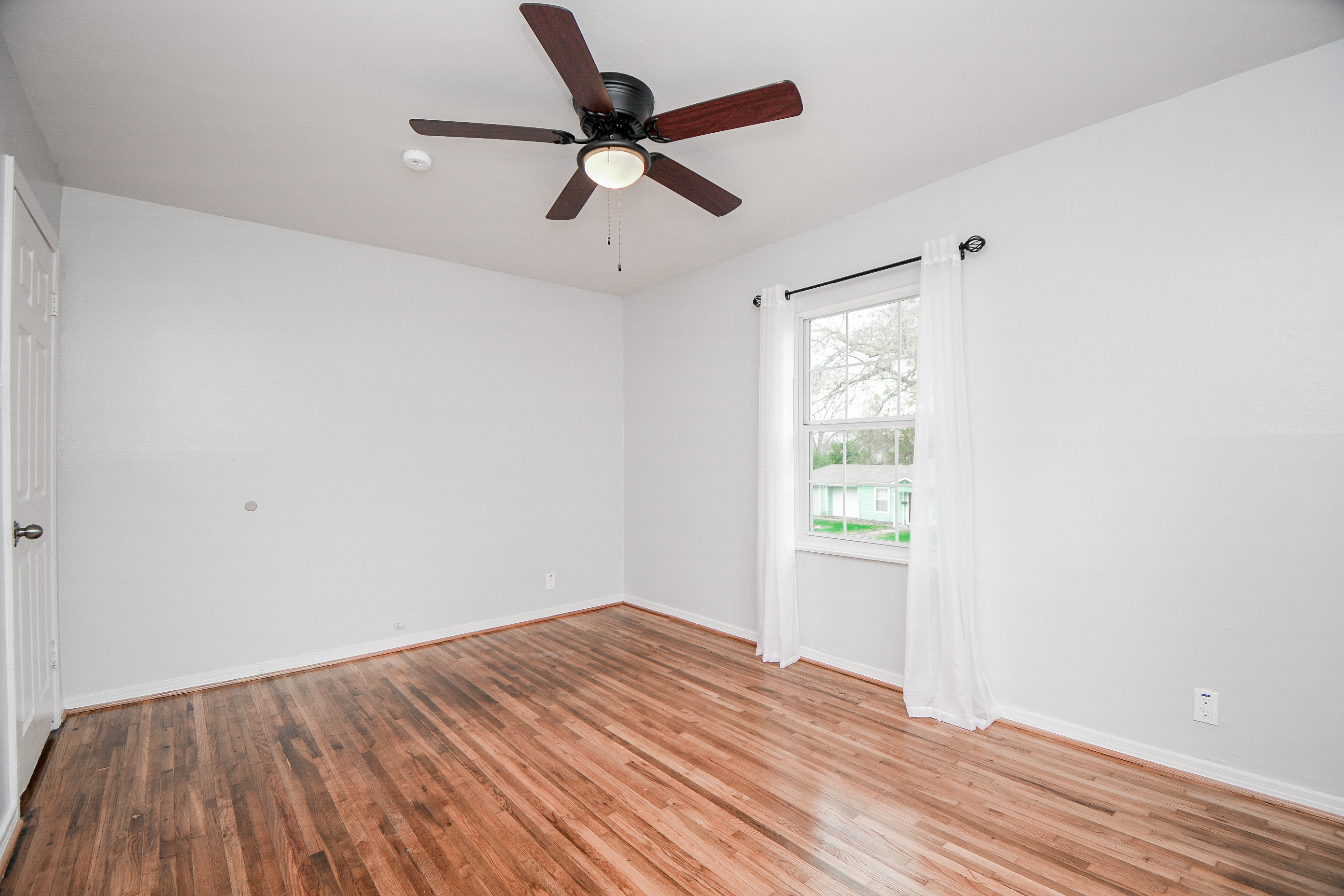 2824 Dalton St photo 12