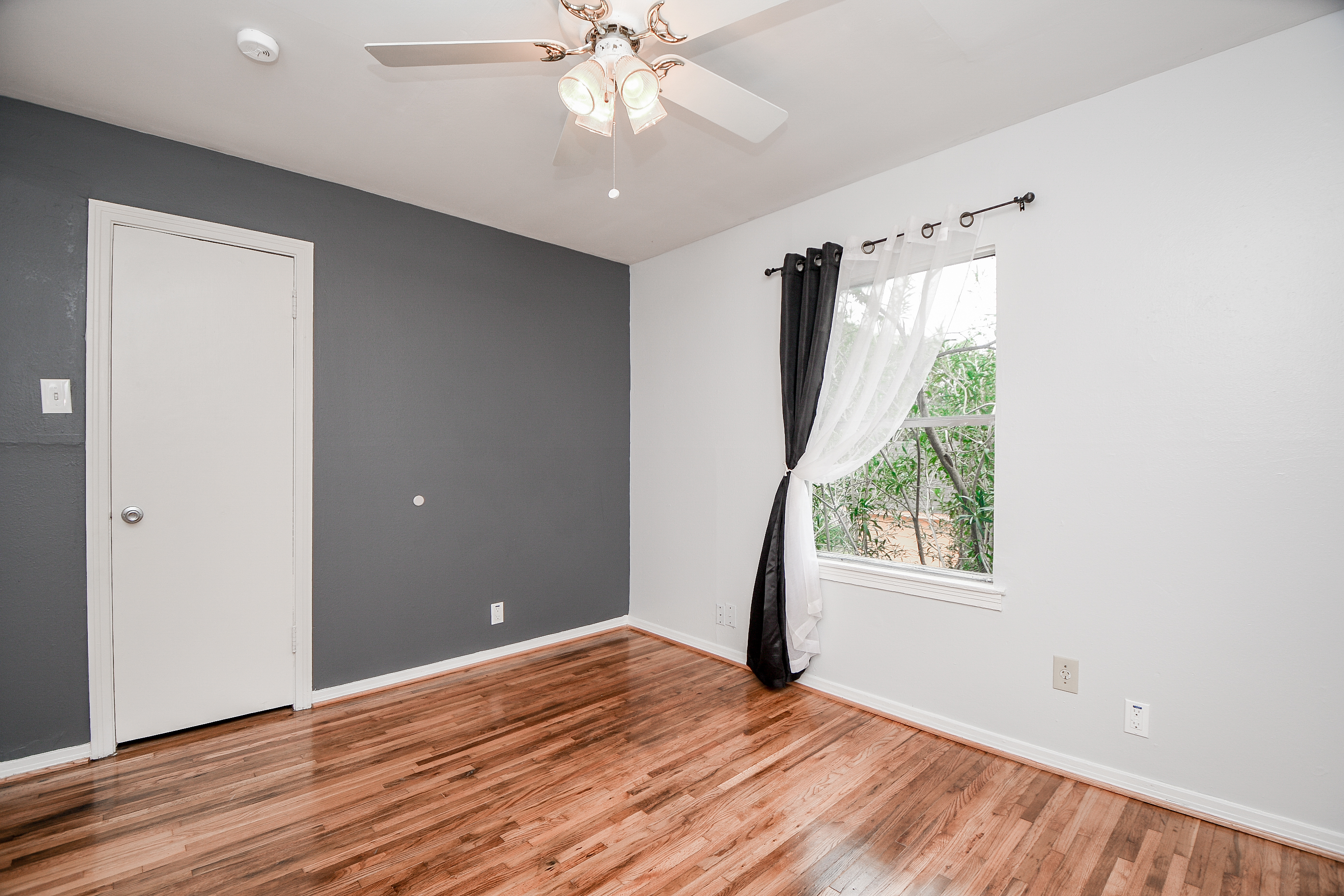 2824 Dalton St photo 10
