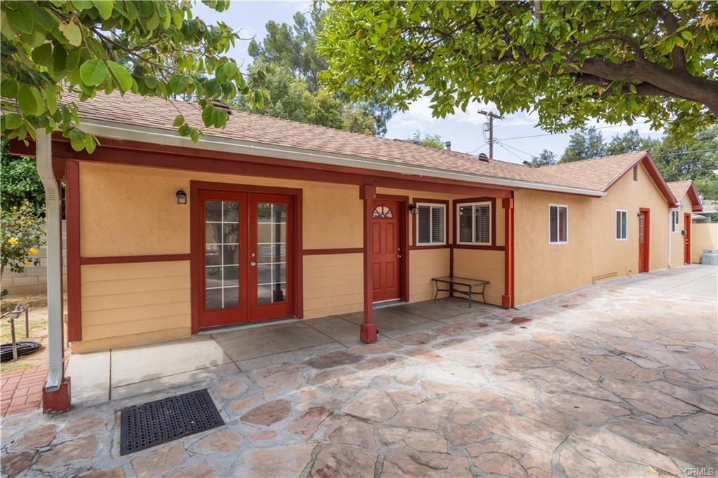 7343 Owensmouth Avenue