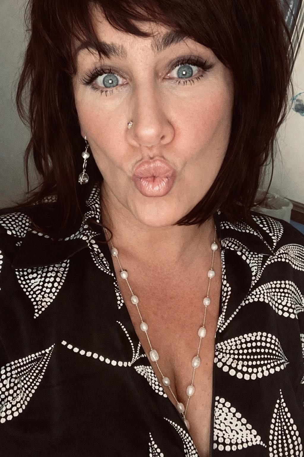 Empowered woman rising, asserting boundaries, embracing softness, pleasure, and sovereignty while breaking free from patriarchal expectations. Empowered woman rising, asserting boundaries, embracing softness, pleasure, and sovereignty while breaking free from patriarchal expectations.