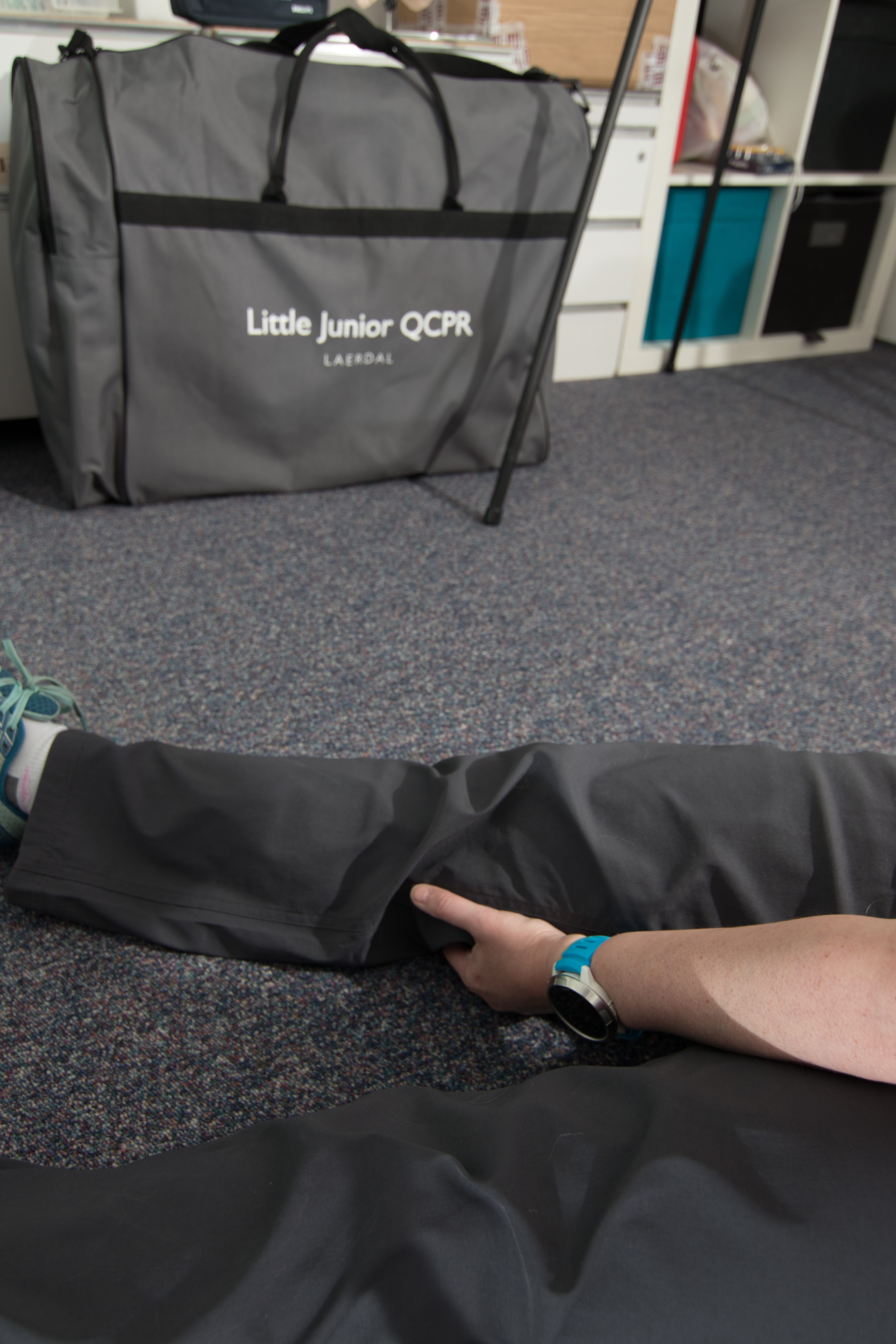 Recovery Position - Preparing to bend Casualties leg