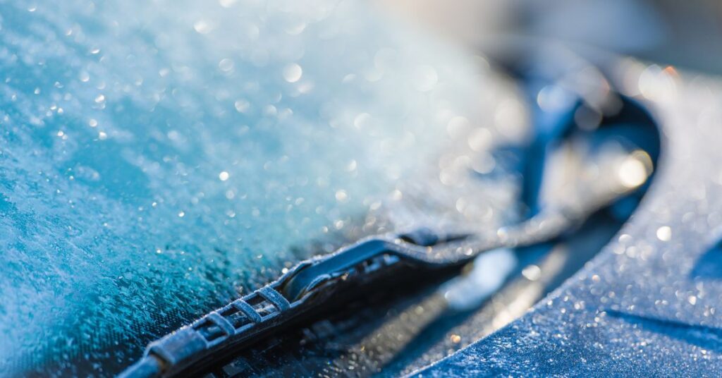 windshield-affected-by-snow windshield-affected-by-snow