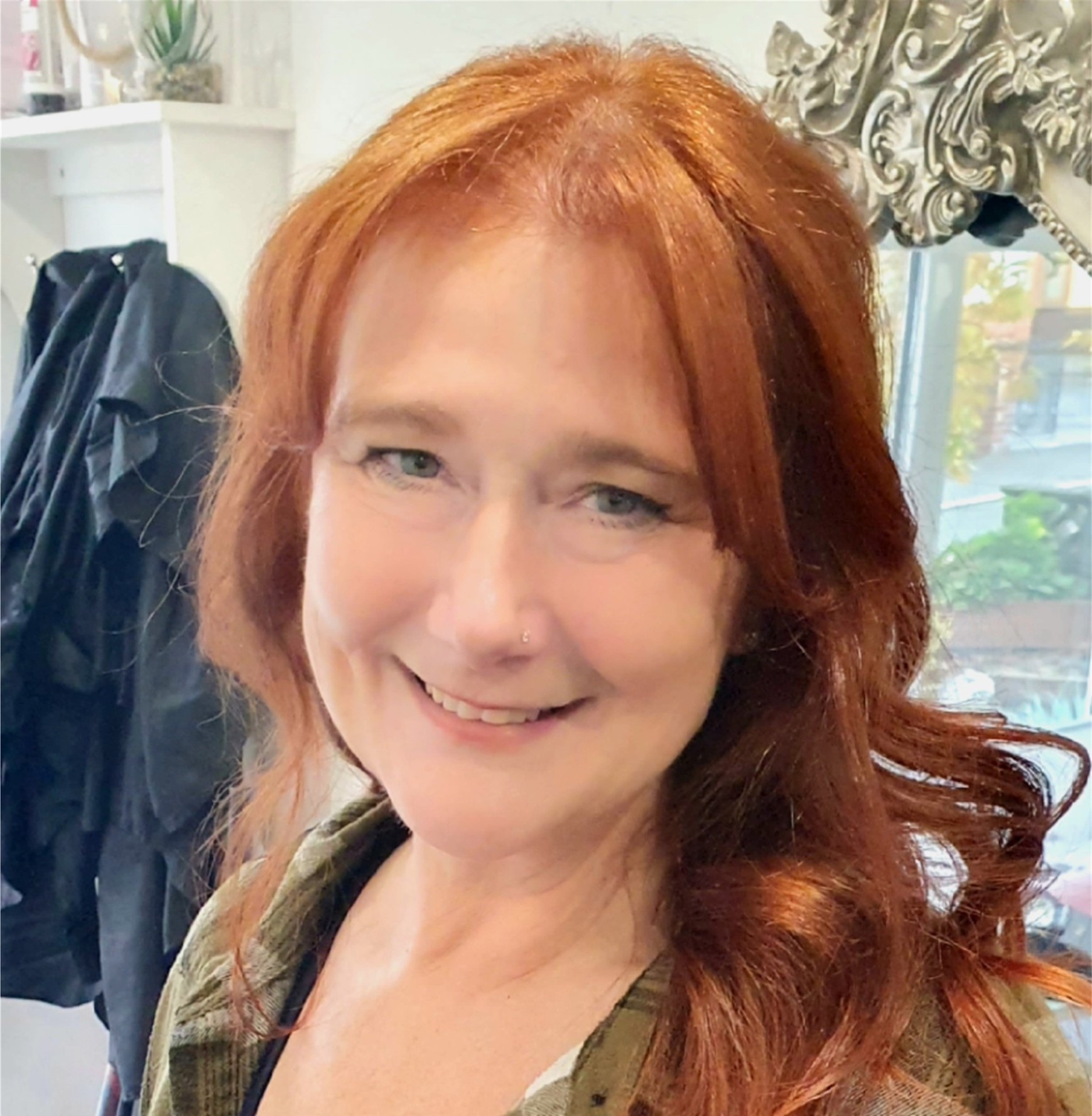 Relationship & Life Coach for women. I rediscovered the Helen I had forgotten through coaching. Now I help others do the same and thrive in life.
