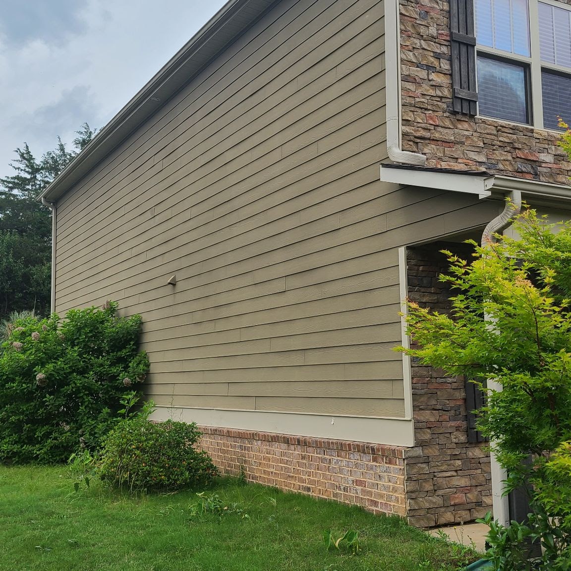 siding that needs replacement