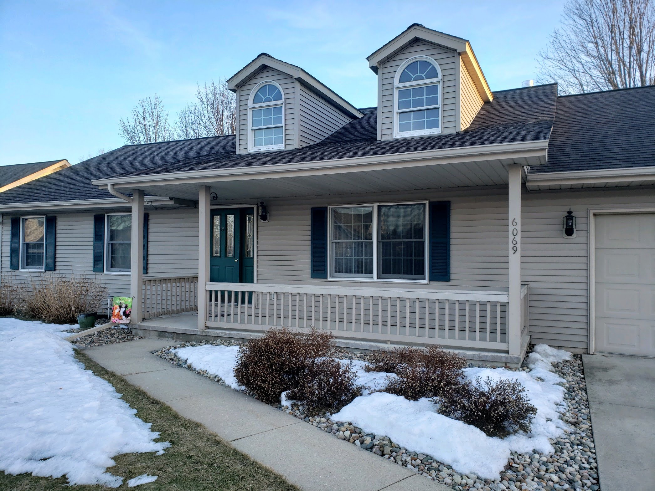 Beautiful roofing job from Fast Fix