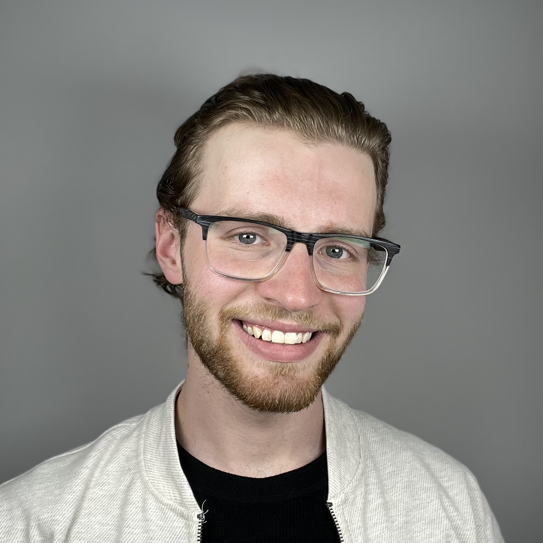 Philip Joks is a Mindset and Masculinity Coach helping young men break through anxiety, self-doubt, and unfulfilling cycles to step into clarity, confidence, and purpose. He’s also the host of the Experiencing Love podcast, where he explores what it means to live a life rooted in love.