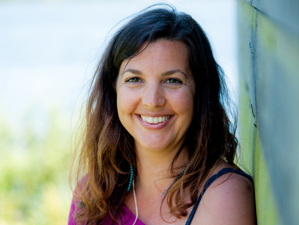 Somatic healer, channeler & womb guide helping women heal trauma, awaken their soul path, and remember their power. Discover her journey.
