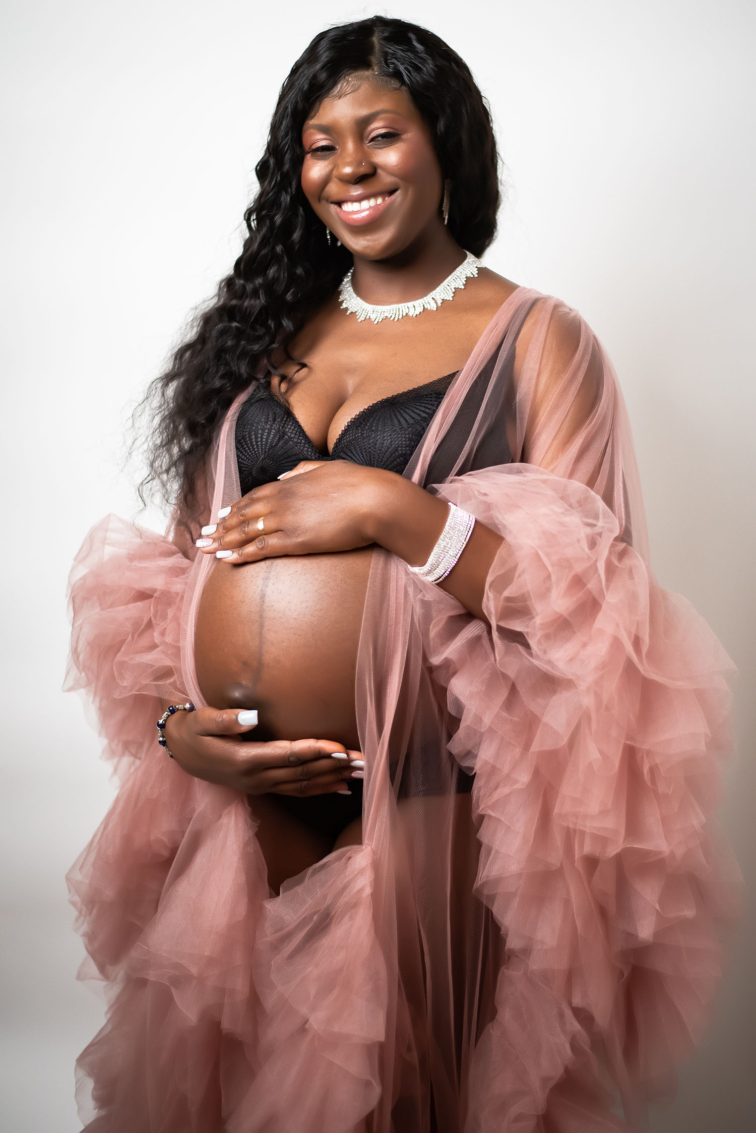 Why You Shouldn't Skip Out On The Maternity Session