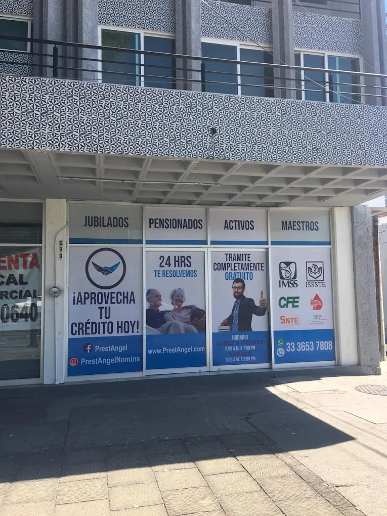 Equipo PrestAngel atendiendo