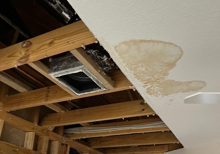 FantaskTeam water damage cleanup underway in Boston, Massachusetts