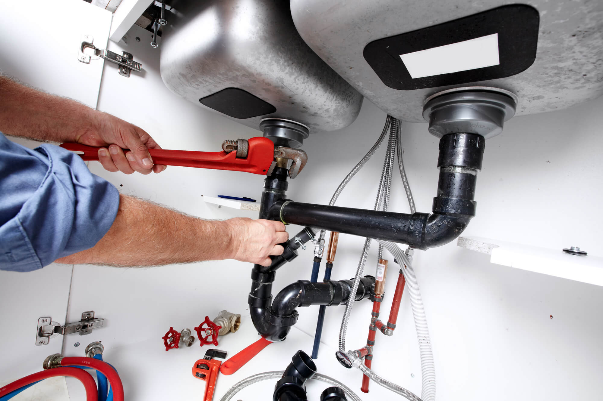 FantaskTeam plumber fixing a water line in Atlanta, Georgia