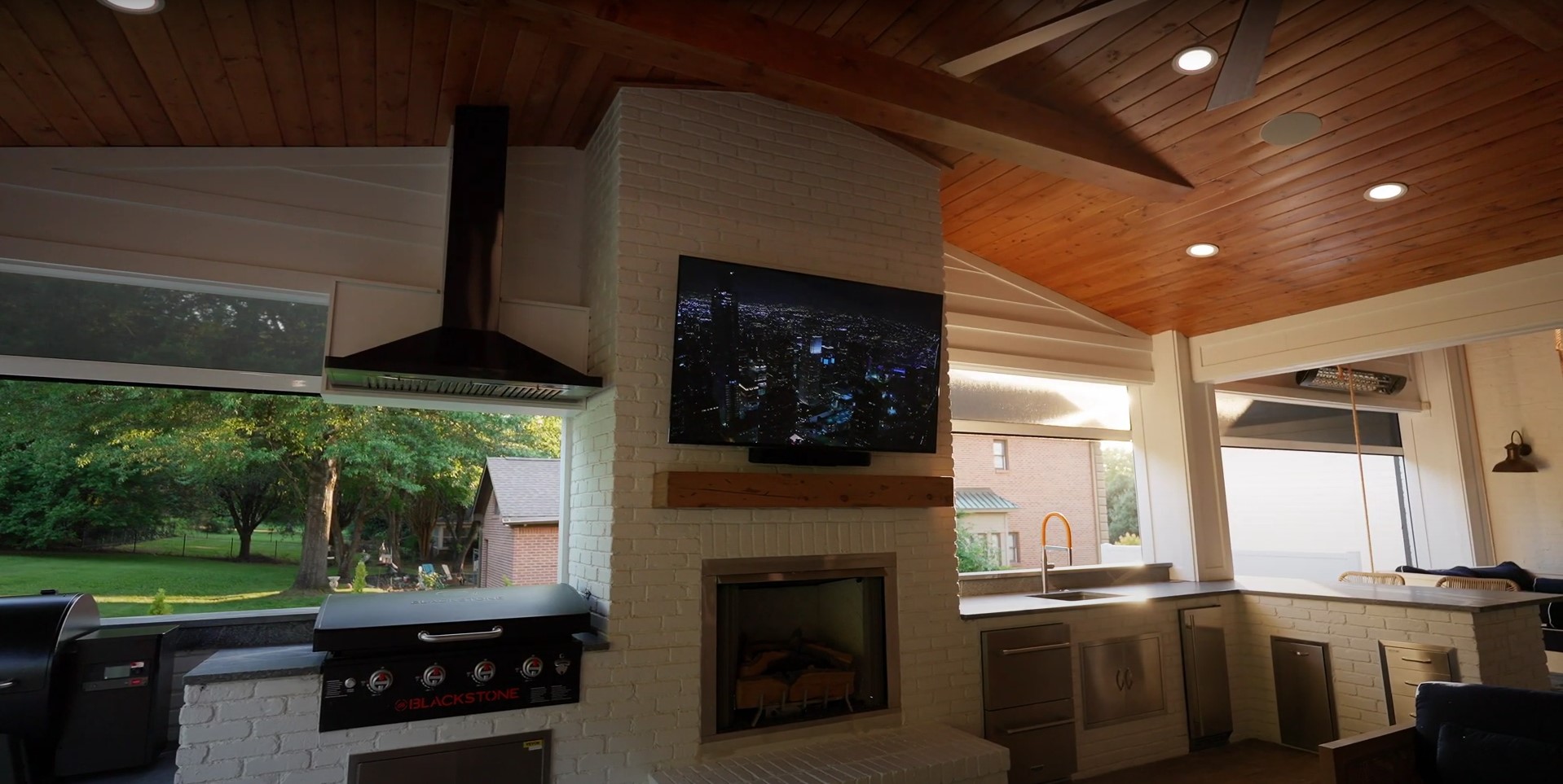 Fire Pits & Fireplaces