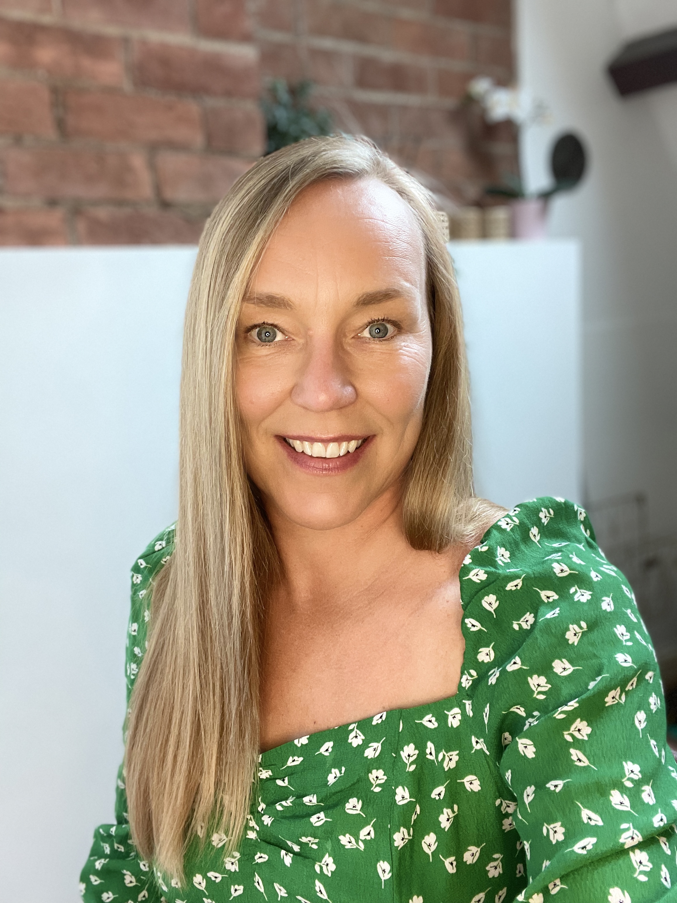 Anne Bland is an international Tantric Sex and Relationship Coach with 17 years of experience working with men, women and couples. She is the founder of the Selfishly Happy Revolution and the host of the Tantric Sex for Lovers and Others Podcast. 